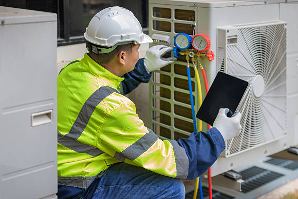 Professional Heat Pump Repair technician working in Los Altos, CA